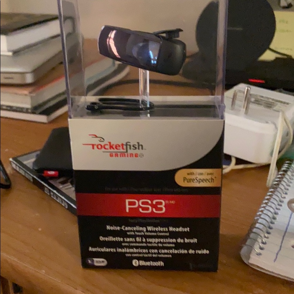 Noise canceling wireless headset